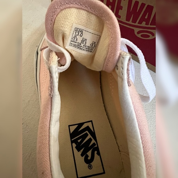 Vans - Picture 2 of 2